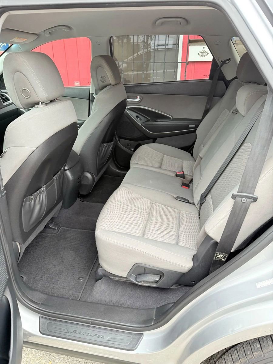 Used 2016 Hyundai Santa Fe SE FWD image 7