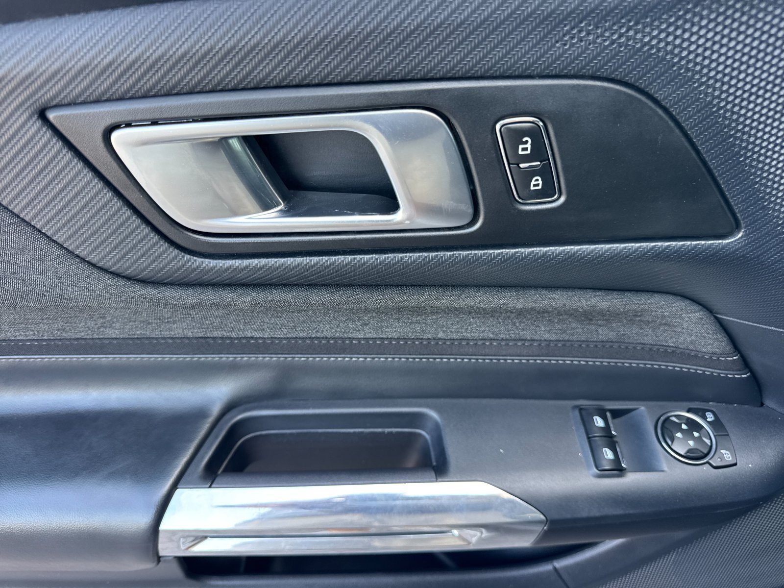 Used 2024 Ford Mustang Coupe RWD image 11