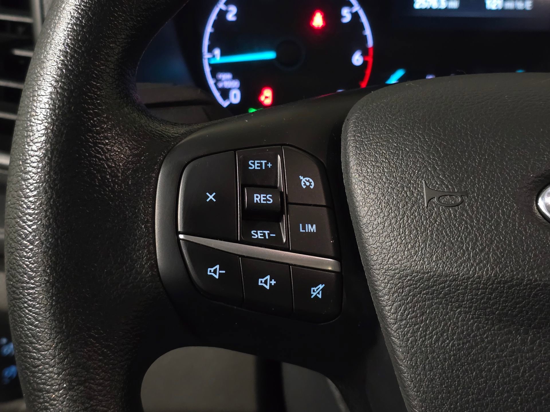 Used 2024 Ford Transit 350 XLT image 28