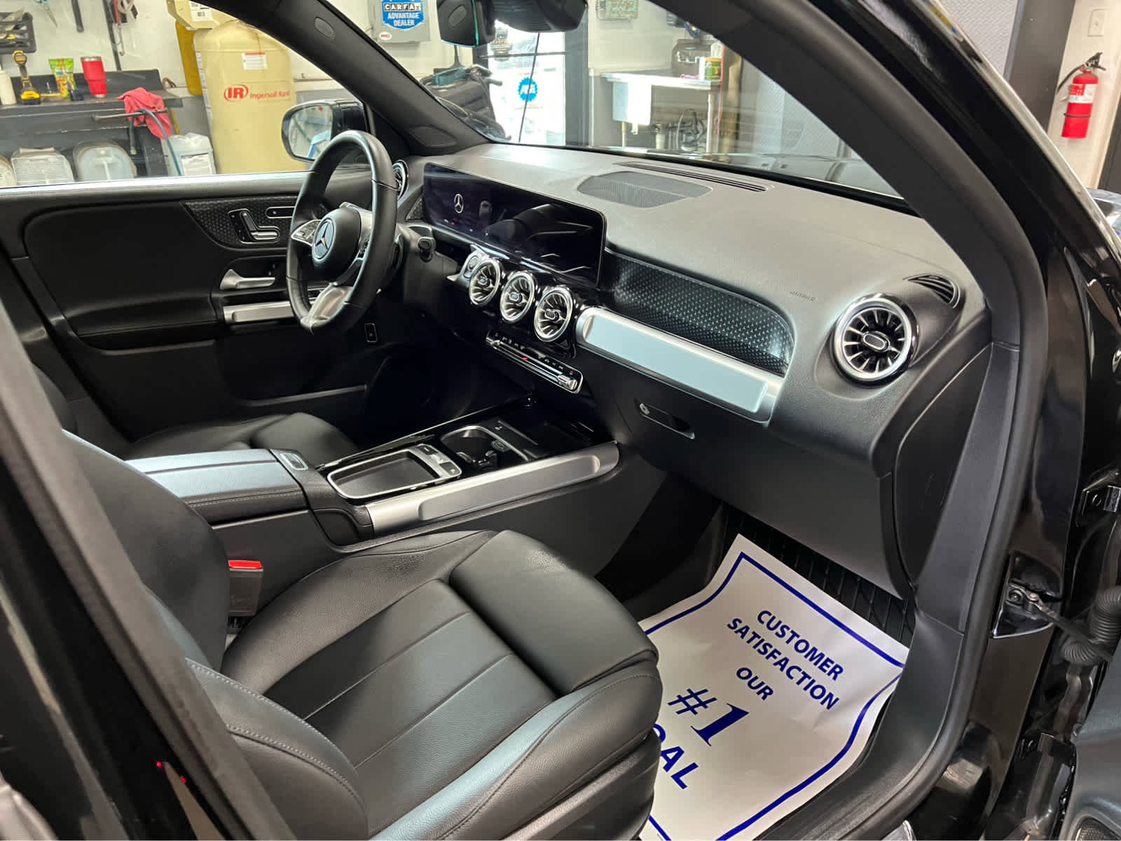 Used 2024 Mercedes-Benz GLB 250 4MATIC image 13