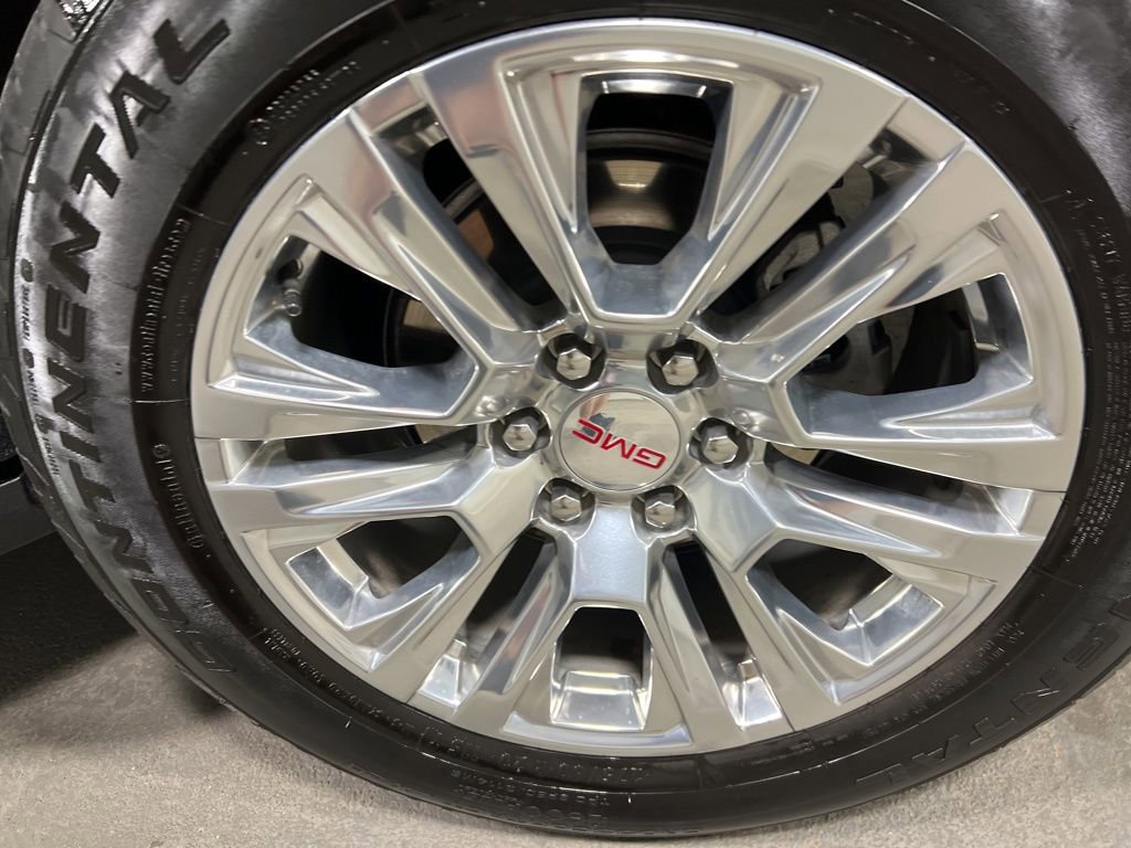 Used 2025 GMC Yukon XL Denali image 40