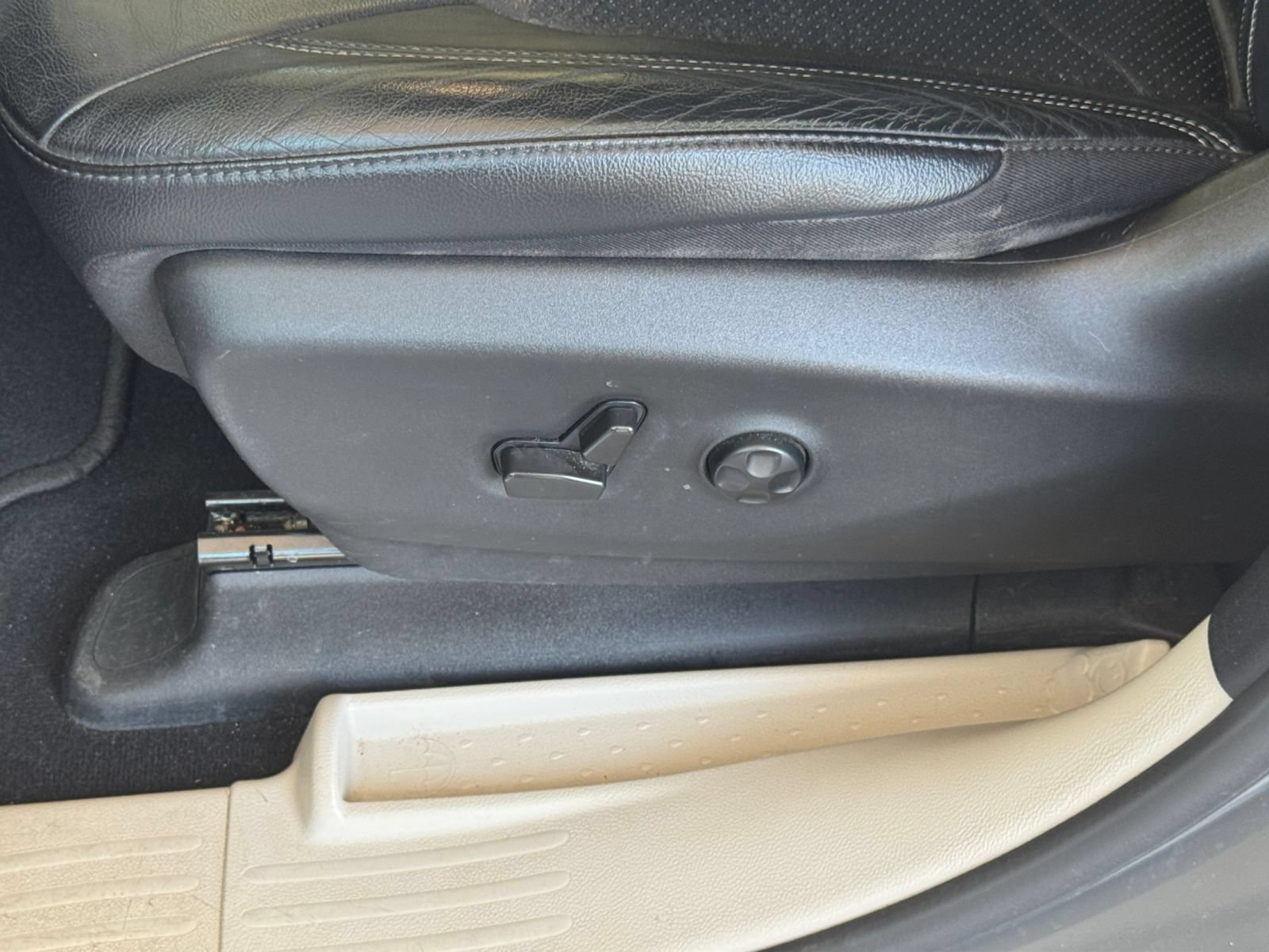Used 2022 Chrysler Pacifica Touring-L FWD image 18