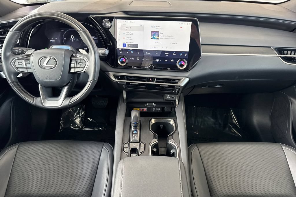 Used 2025 Lexus RX 350h w/ Convenience Package AWD/4WD image 4