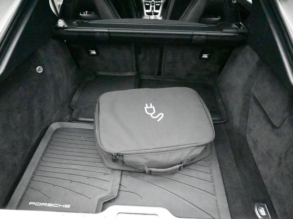 Used 2020 Porsche Panamera 4 image 34