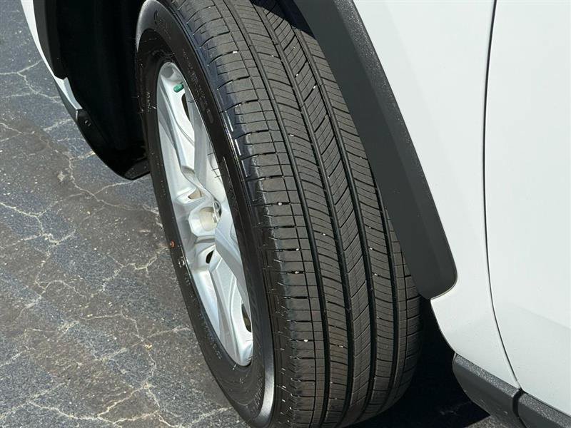 Used 2021 Toyota RAV4 XLE AWD/4WD image 26