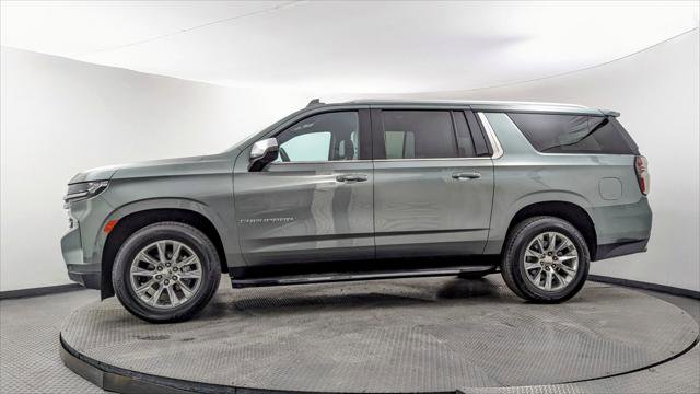 Used 2023 Chevrolet Suburban Premier image 3