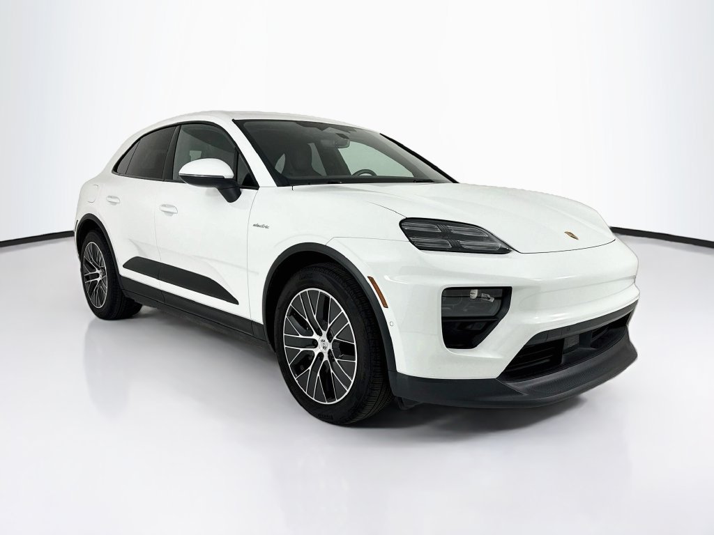 Certified 2025 Porsche Macan Electric RWD image 7