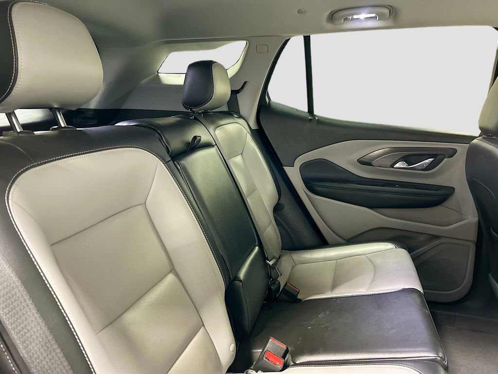Used 2023 GMC Terrain SLT image 25