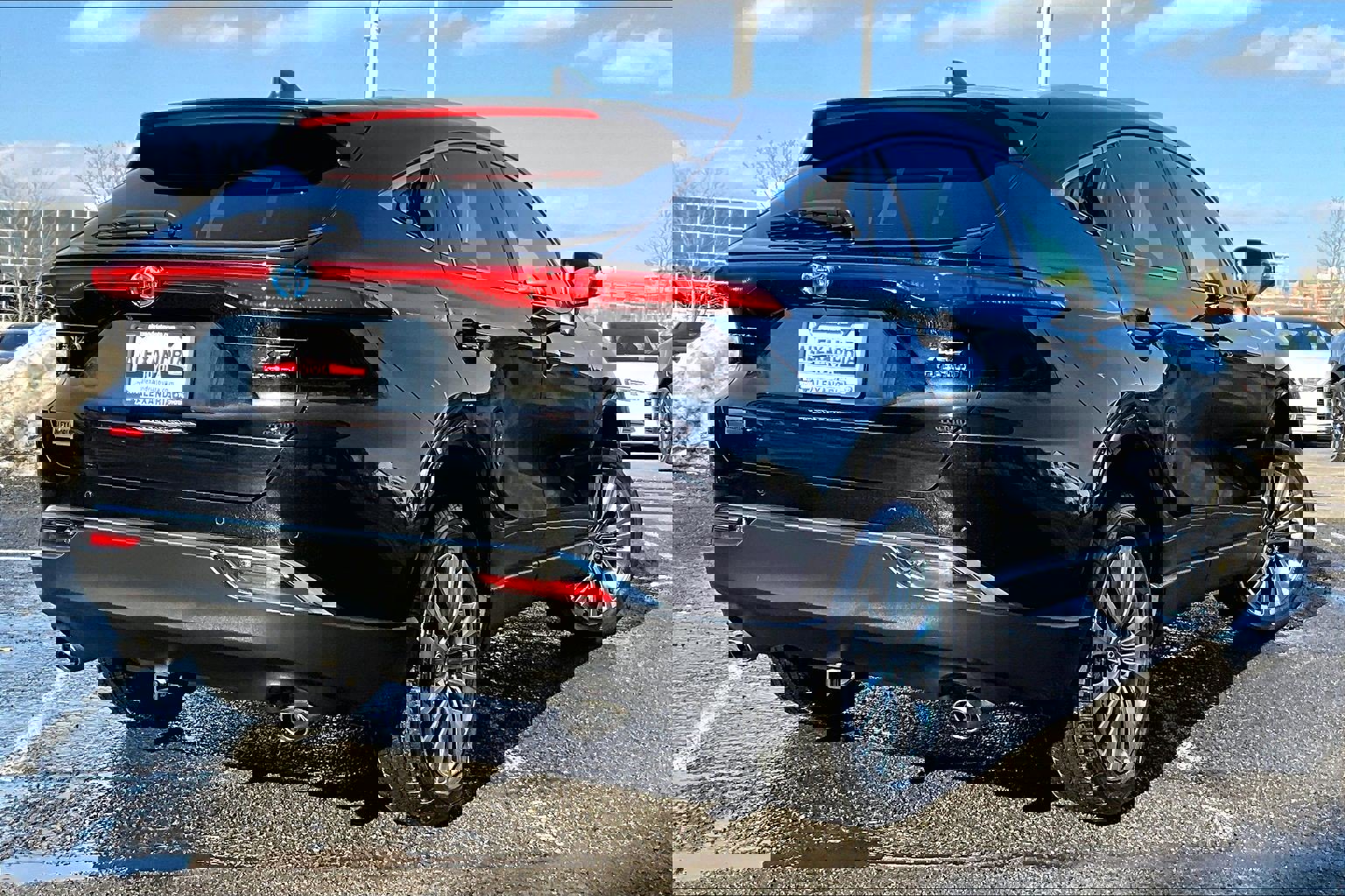 Used 2022 Toyota Venza XLE image 12