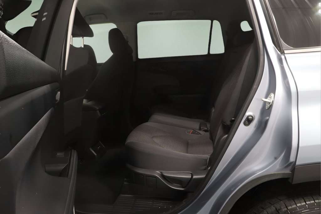 Used 2021 Toyota Highlander LE FWD image 13