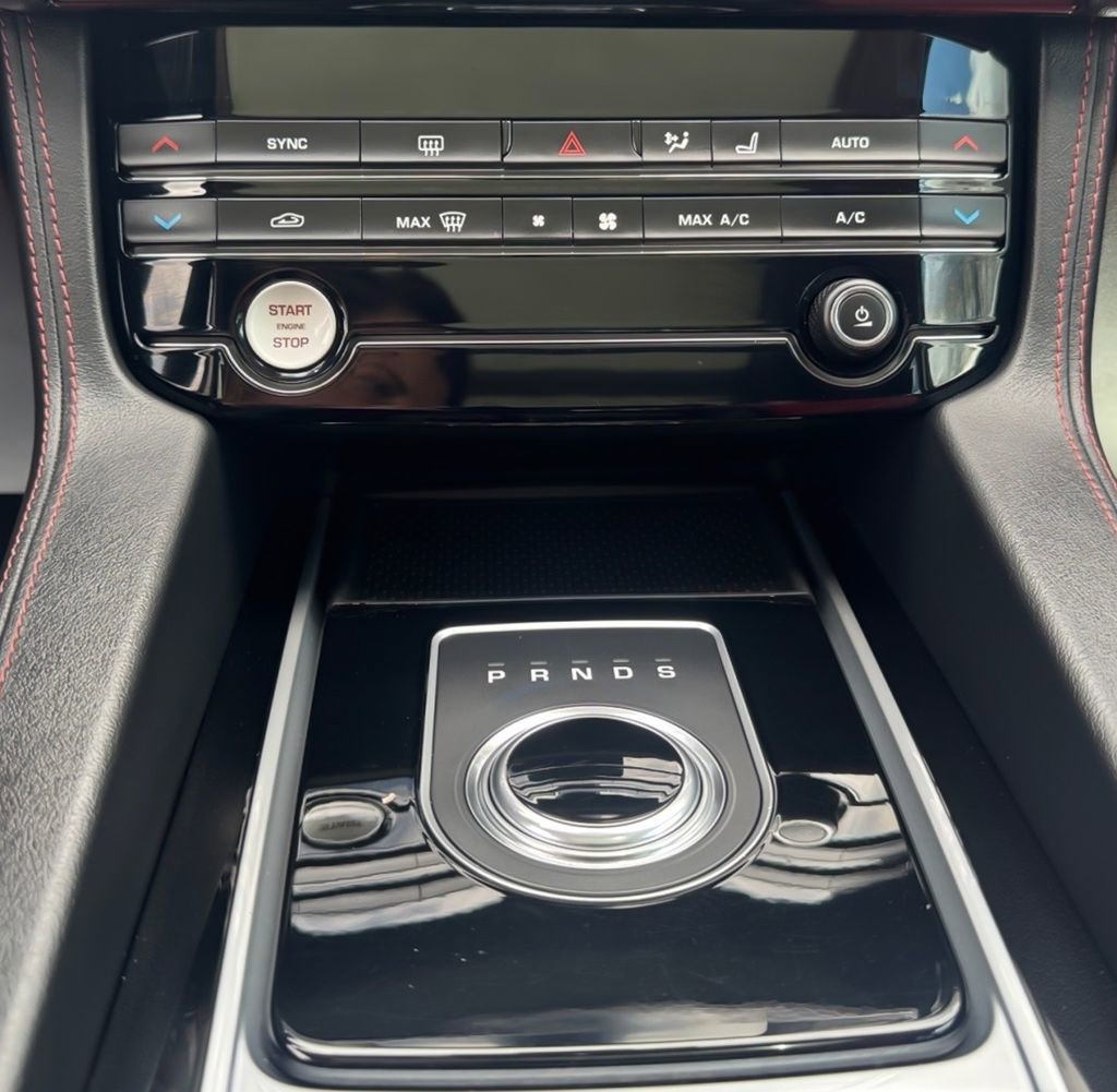 Used 2018 Jaguar F-PACE R-Sport AWD/4WD image 29