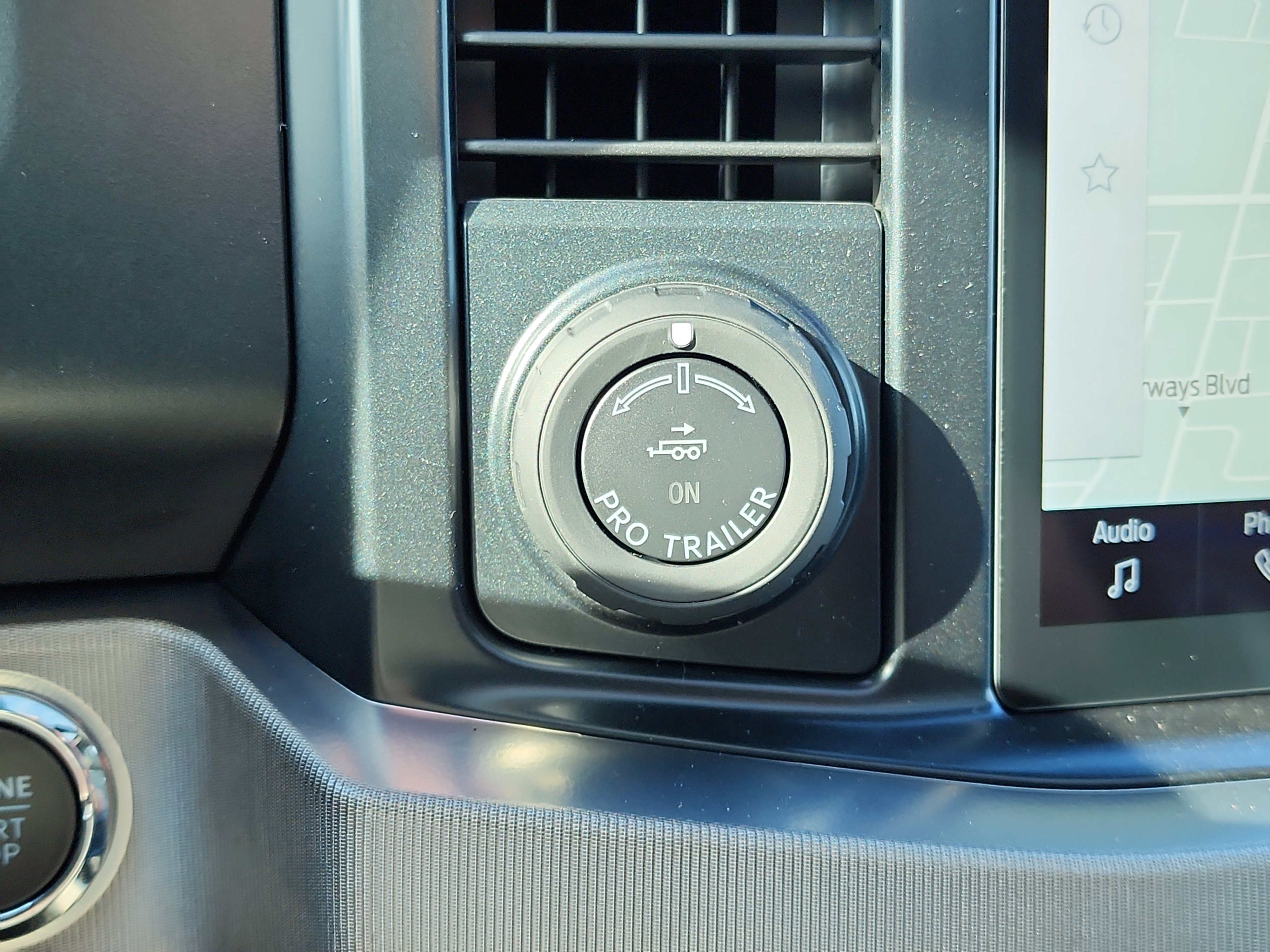 New 2026 Ford F350 Platinum w/ Platinum Plus Package image 16