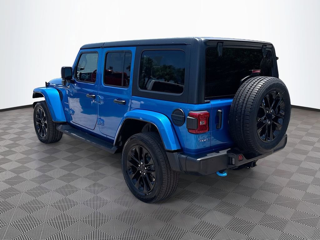 Used 2023 Jeep Wrangler Unlimited Sahara w/ Cold Weather Group AWD/4WD image 8