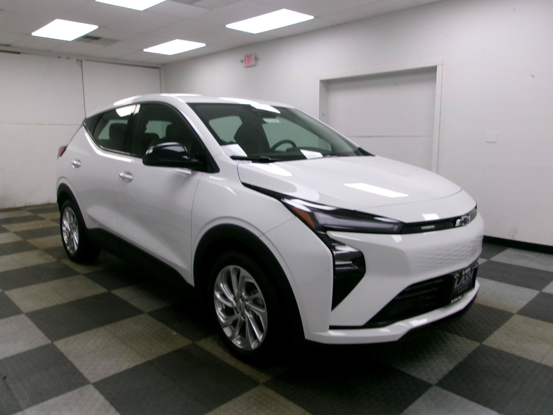New 2027 Chevrolet Bolt LT w/ Comfort Package FWD image 14
