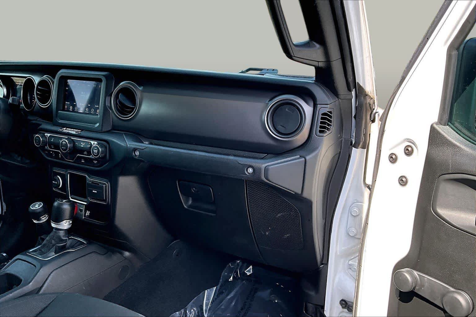 Used 2023 Jeep Gladiator Sport w/ Trailer Tow Package AWD/4WD image 18