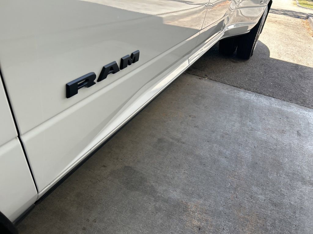 Used 2025 RAM 3500 Laramie AWD/4WD image 16