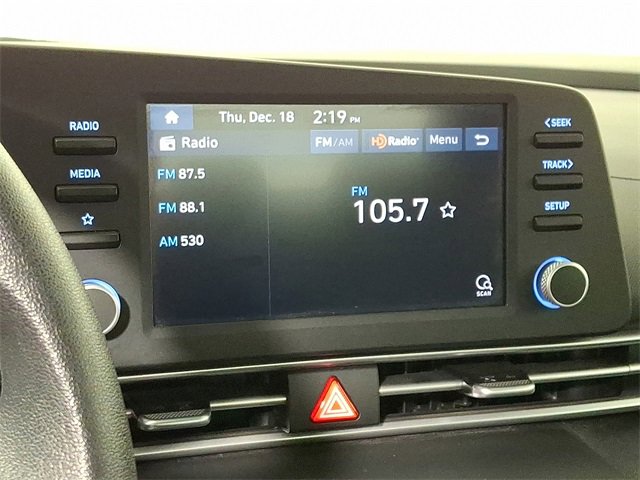 Used 2023 Hyundai Elantra SE w/ Preferred Accessory Package image 3