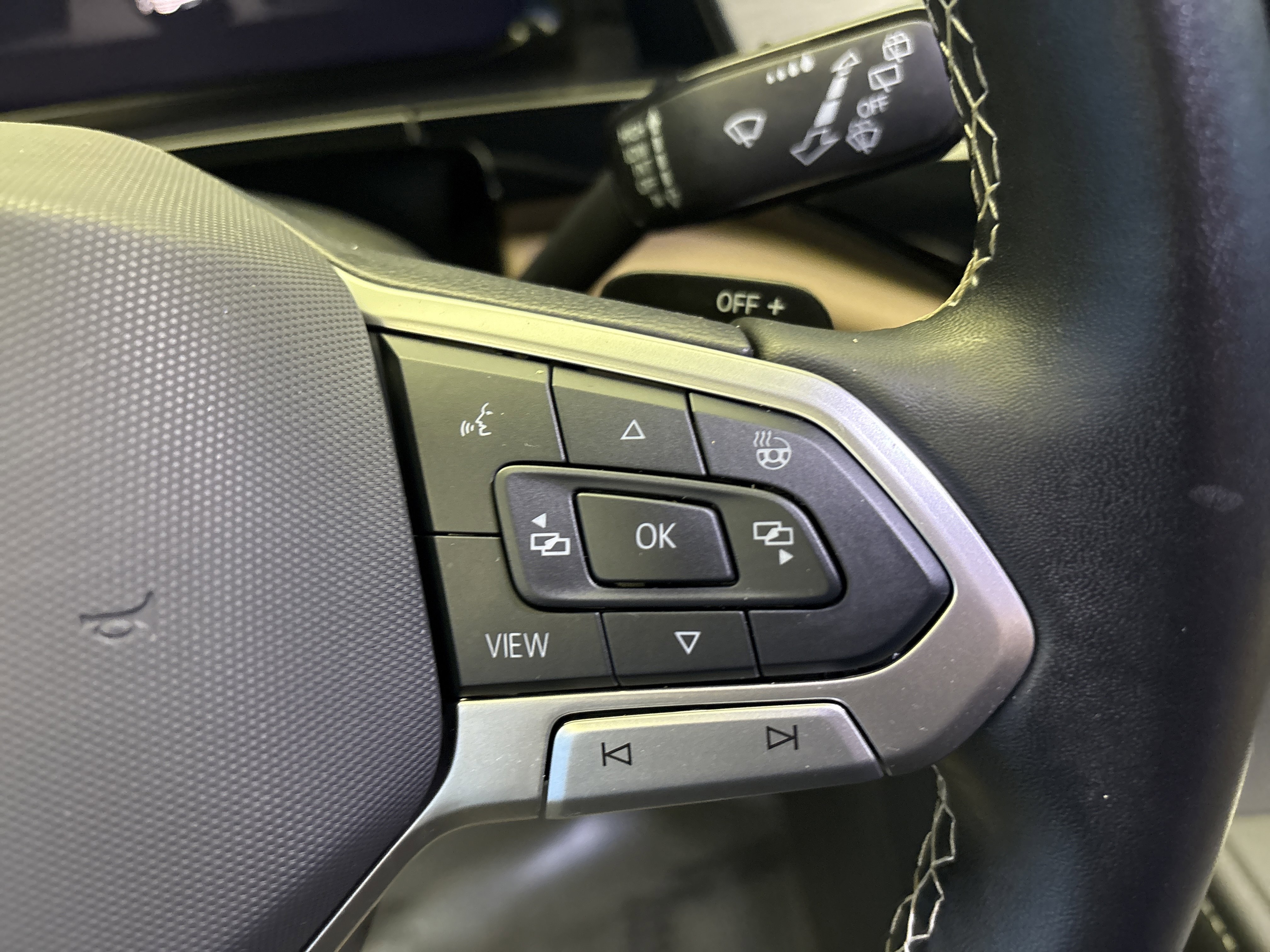 Certified 2024 Volkswagen Atlas Cross Sport SE image 16