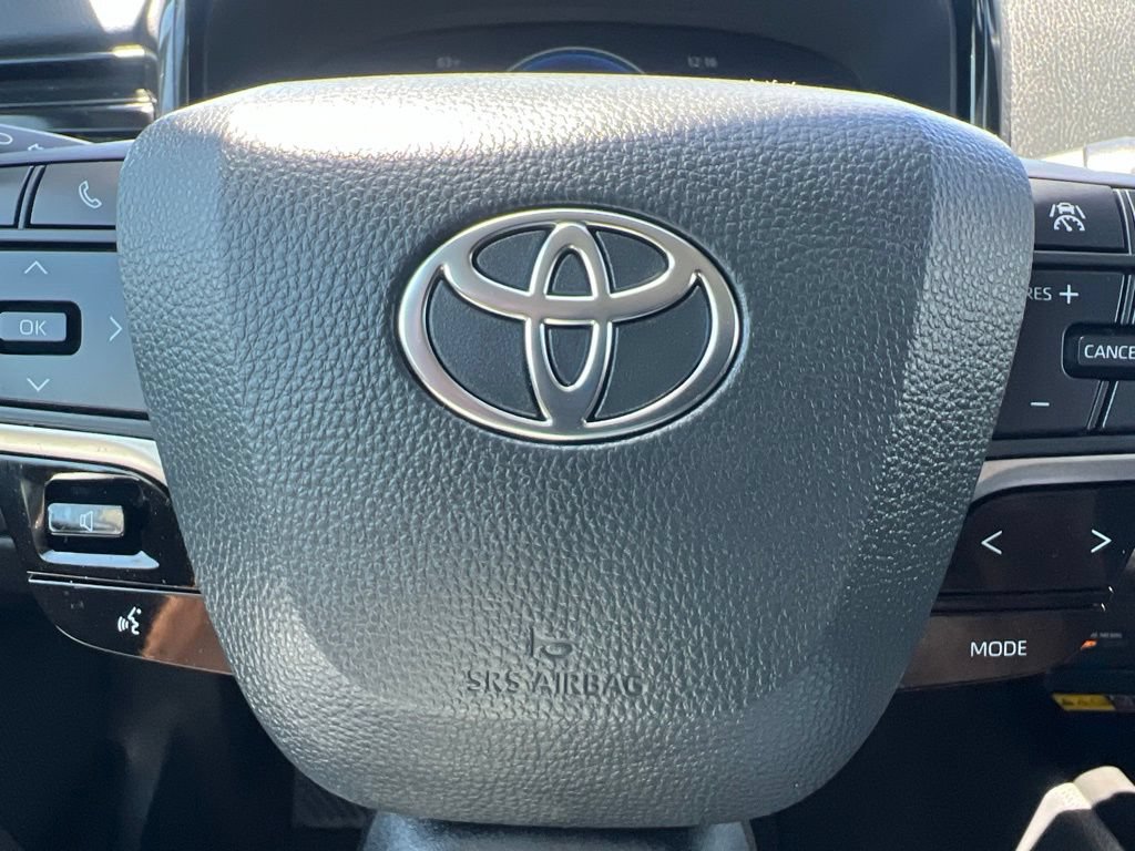 Used 2025 Toyota Camry LE FWD image 59