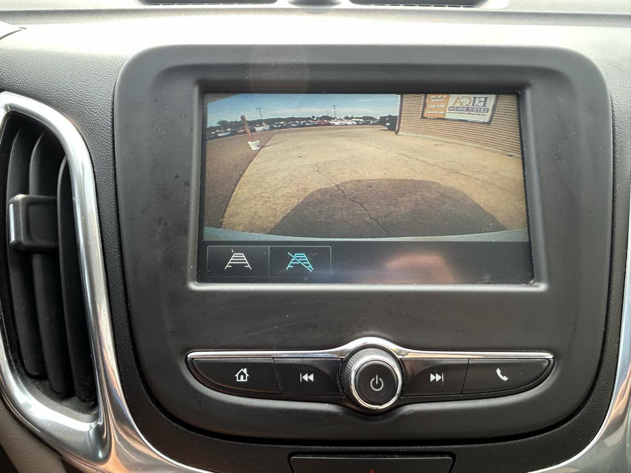 Used 2018 Chevrolet Equinox LT FWD image 23
