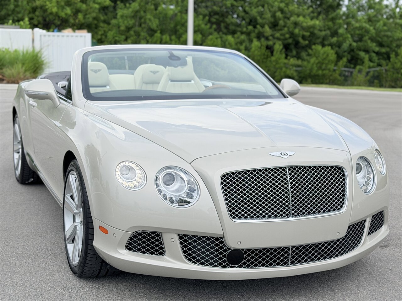 Used 2012 Bentley Continental GT w/ Elegant Specification Pkg AWD/4WD image 3