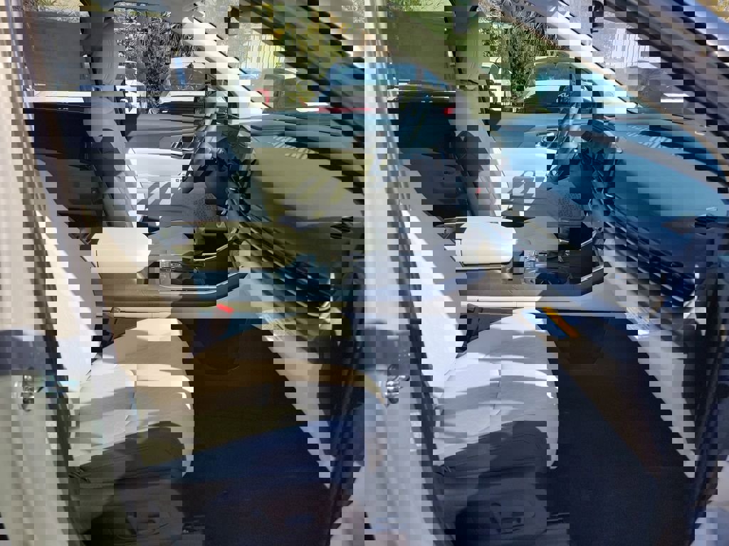 New 2026 Kia Carnival EX FWD image 7