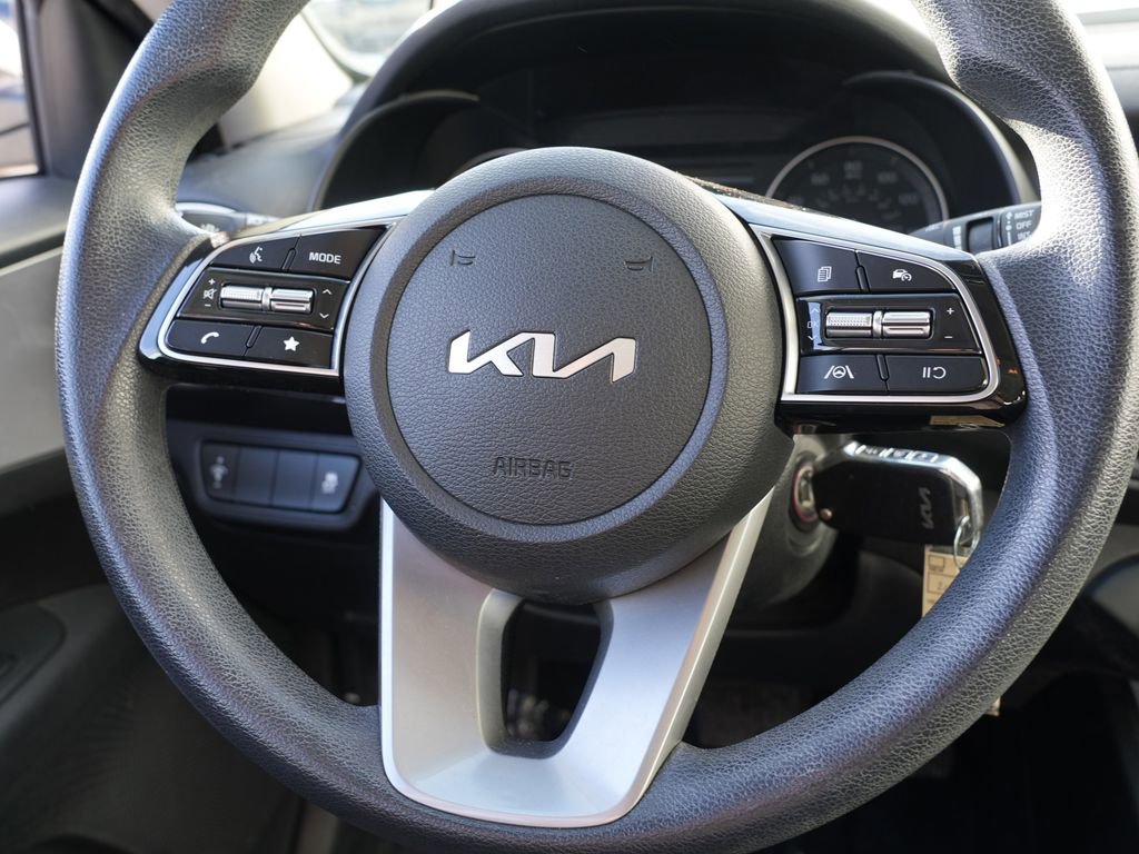 Used 2022 Kia Forte LXS image 25