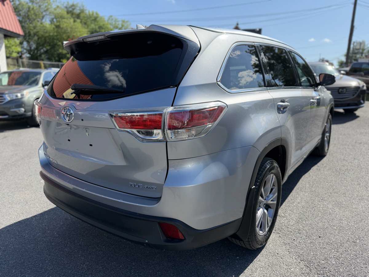 Used 2015 Toyota Highlander XLE AWD/4WD image 7