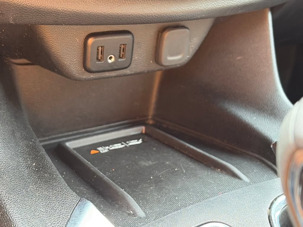 Used 2023 Chevrolet Traverse LT FWD image 25