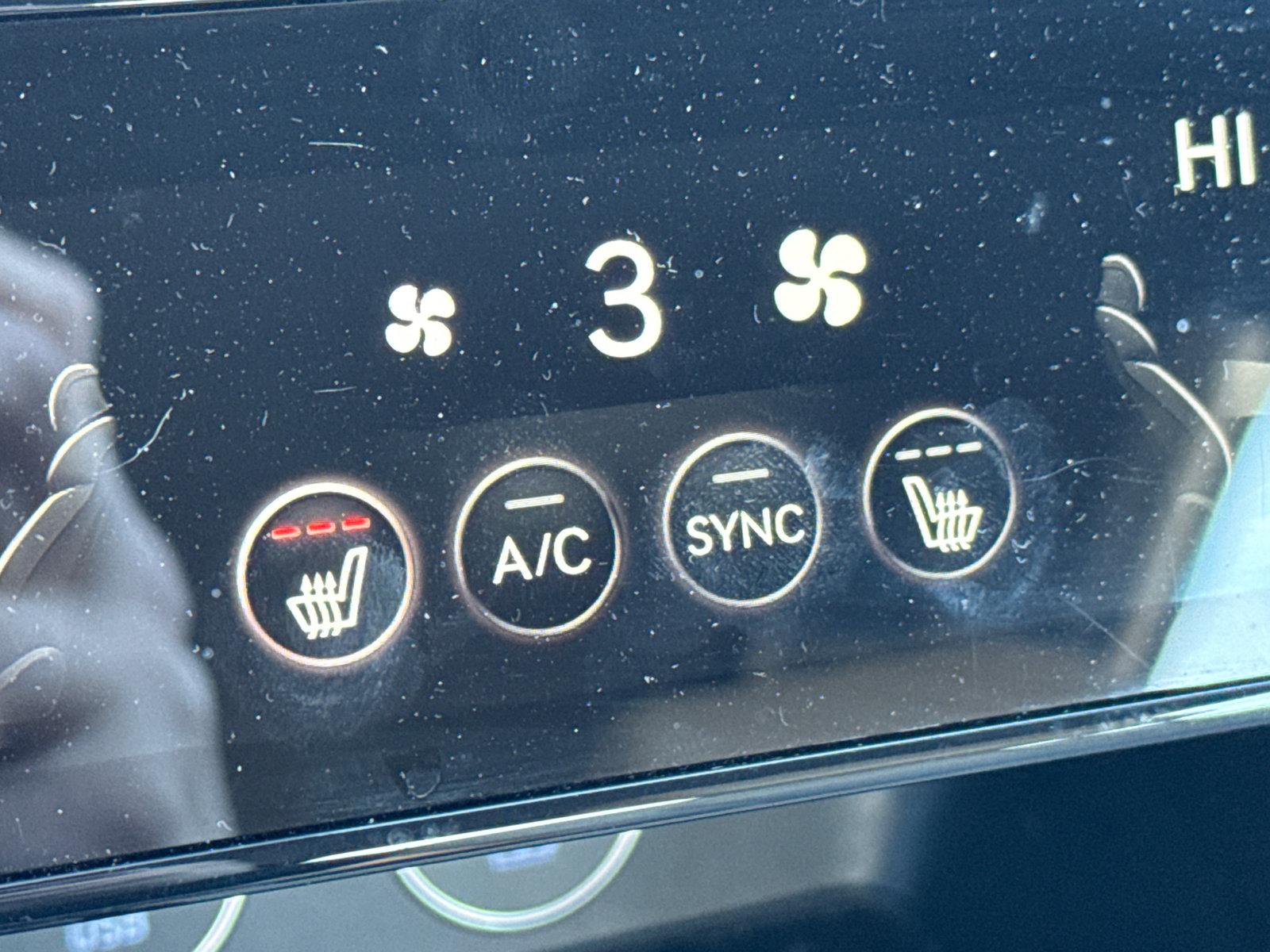 Used 2025 Genesis G70 2.5T image 28