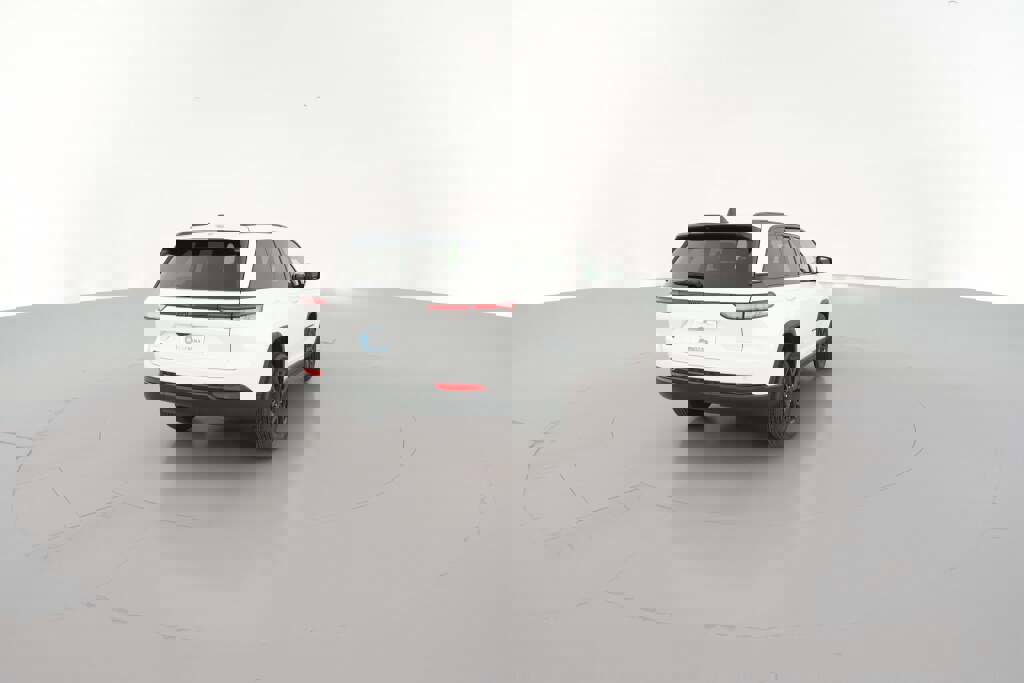 New 2025 Jeep Grand Cherokee Altitude image 11