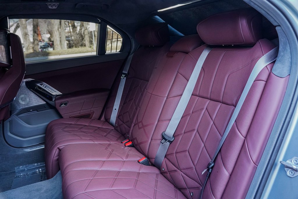 Used 2023 BMW 760i xDrive image 19