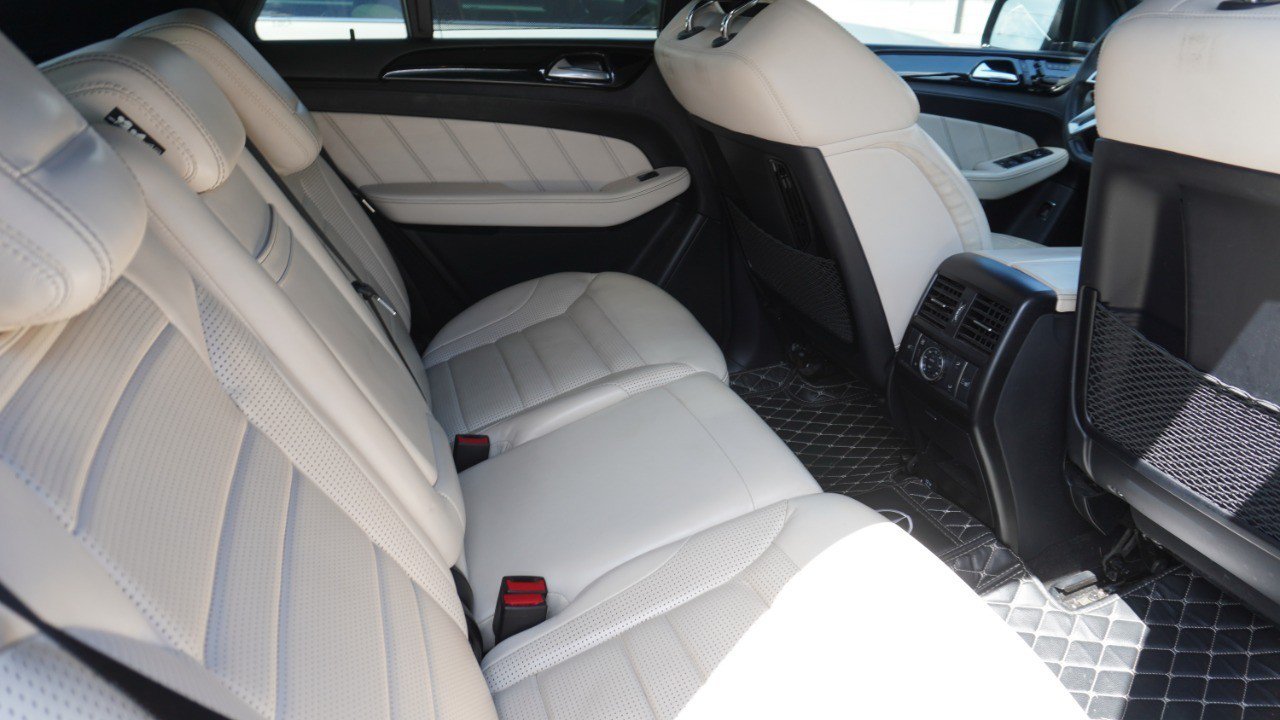 Used 2015 Mercedes-Benz ML 63 AMG 4MATIC image 11