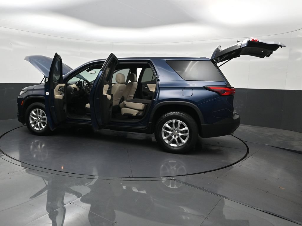 Used 2023 Chevrolet Traverse LS FWD image 35