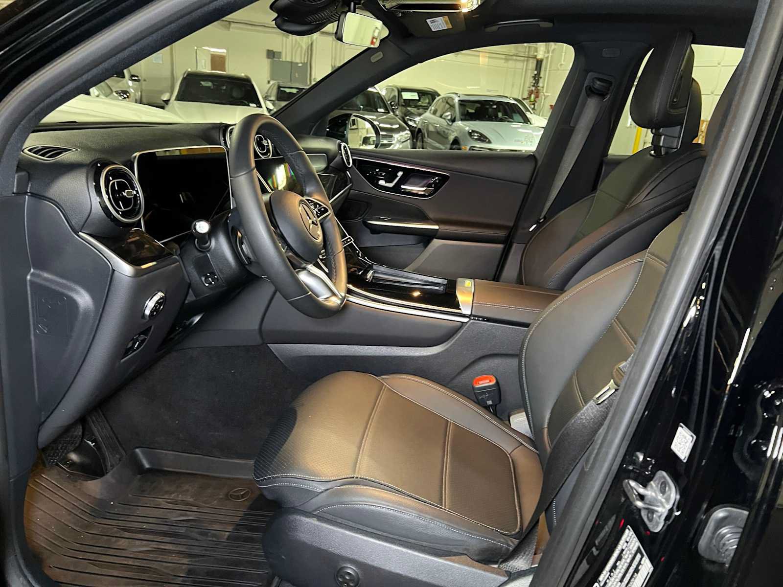 Used 2026 Mercedes-Benz GLC 300 4MATIC image 24