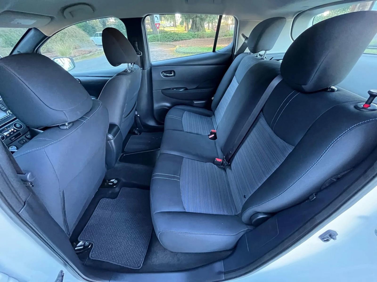 Used 2019 Nissan Leaf S w/ S Charge Package image 10