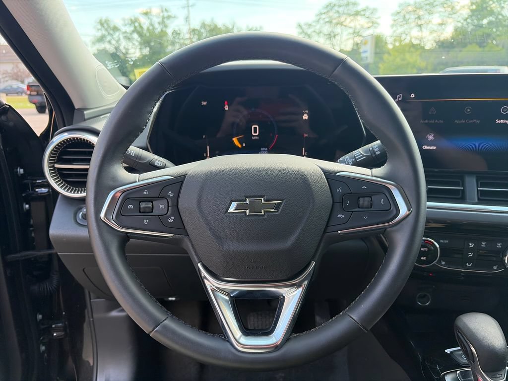 Used 2025 Chevrolet Trax ACTIV w/ Driver Confidence Package FWD image 24