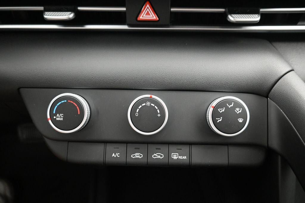 New 2026 Hyundai Elantra SE FWD image 17