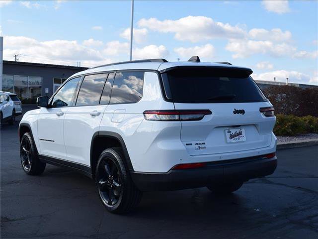 Used 2023 Jeep Grand Cherokee L Laredo image 7