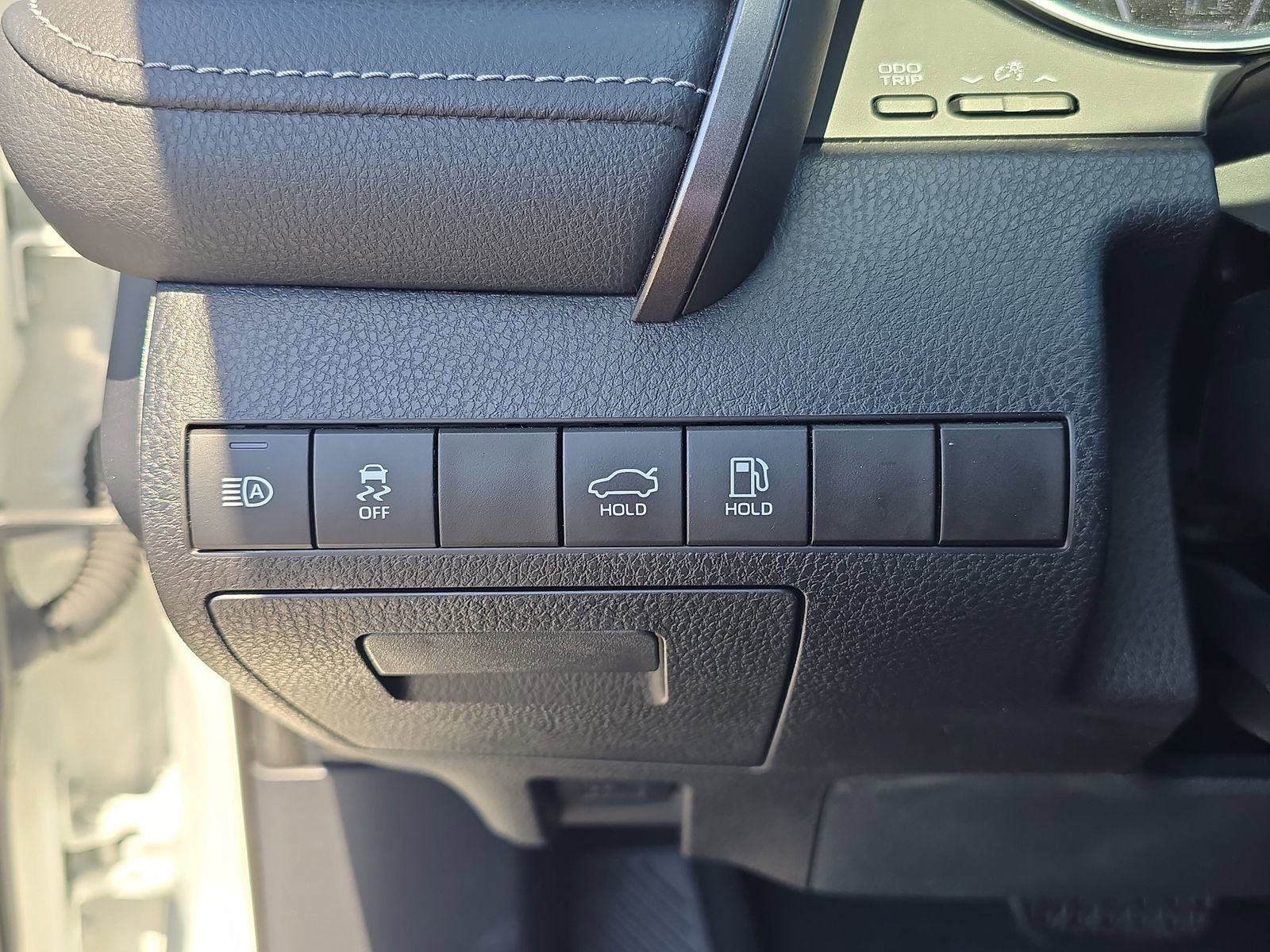 Used 2020 Toyota Camry SE FWD image 22