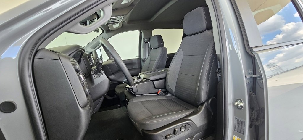 Used 2025 Chevrolet Silverado 2500 Custom w/ Custom Value Package image 14