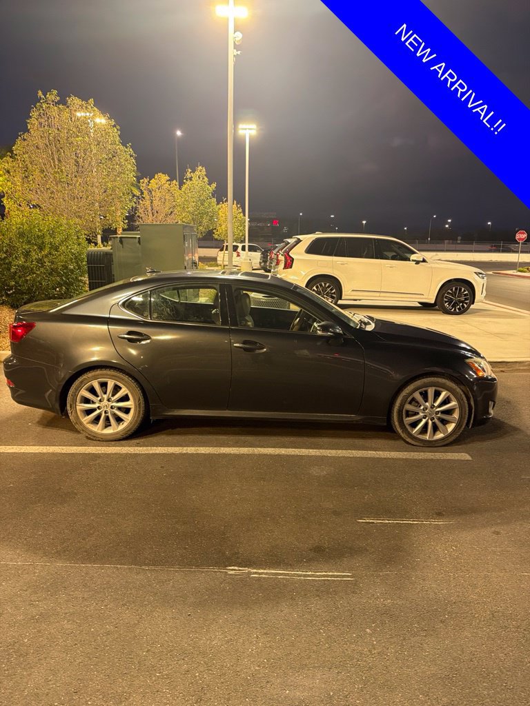 Used 2010 Lexus IS 250 w/ Premium Pkg Value Edition RWD image 4
