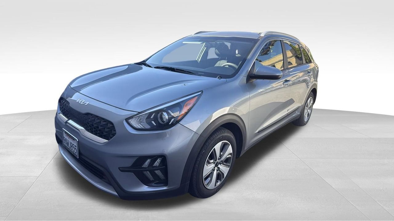 Used 2022 Kia Niro LX image 3