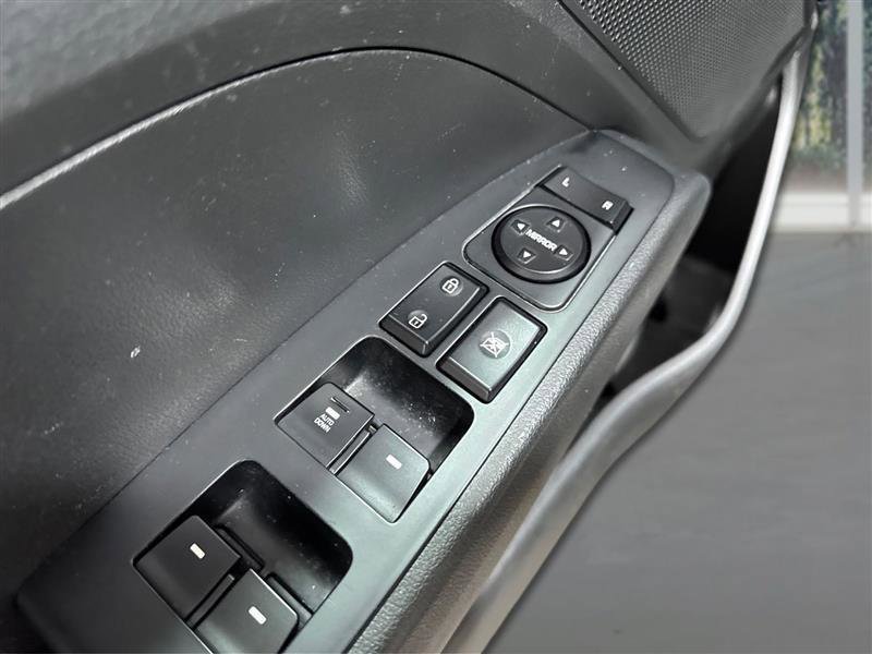 Used 2020 Hyundai Elantra SE w/ Cargo Package (C1) image 28