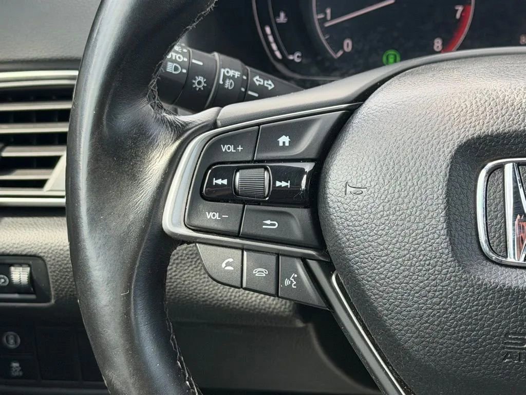 Used 2018 Honda Accord Sport image 16