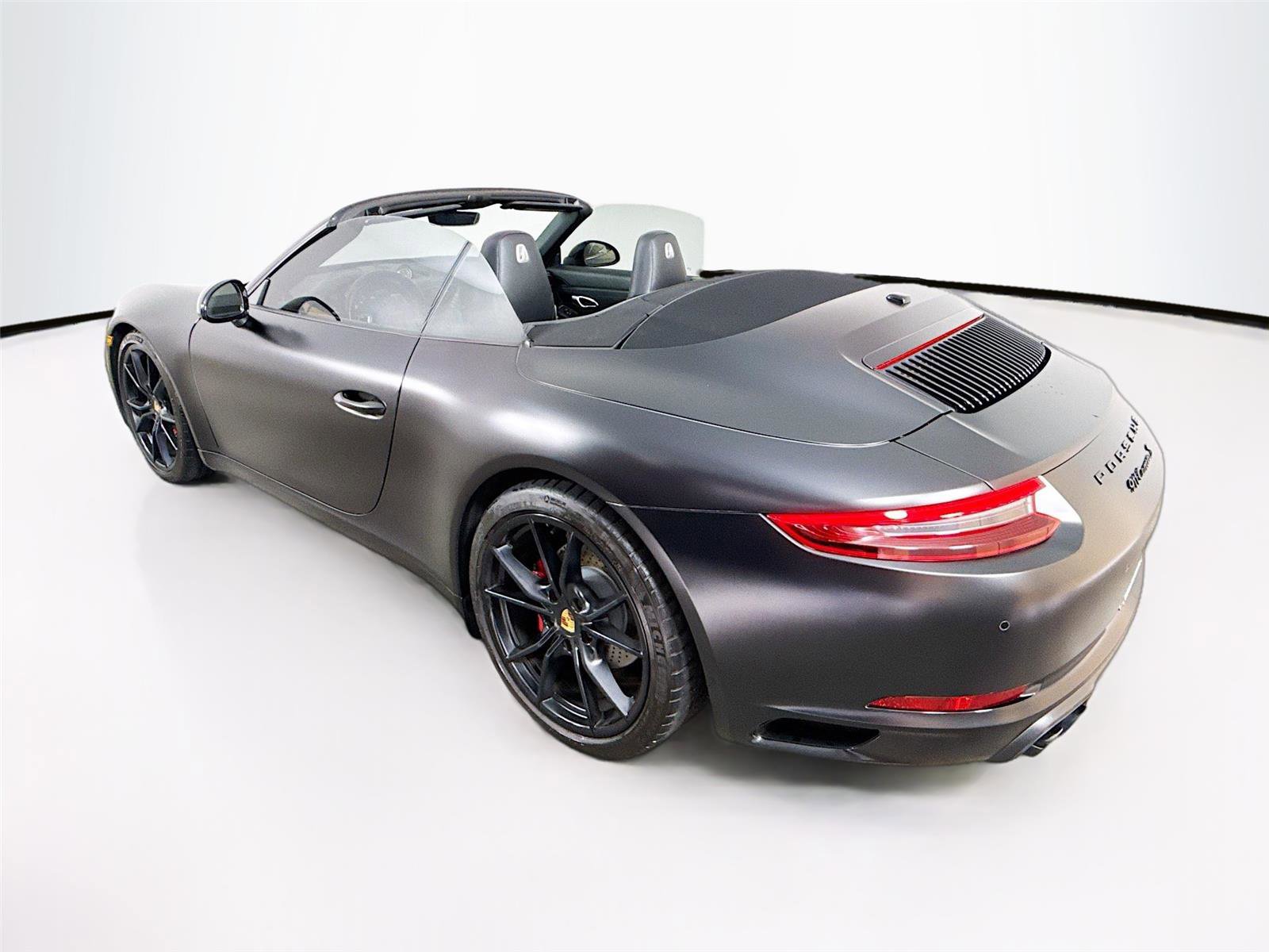 Used 2018 Porsche 911 Carrera S image 12