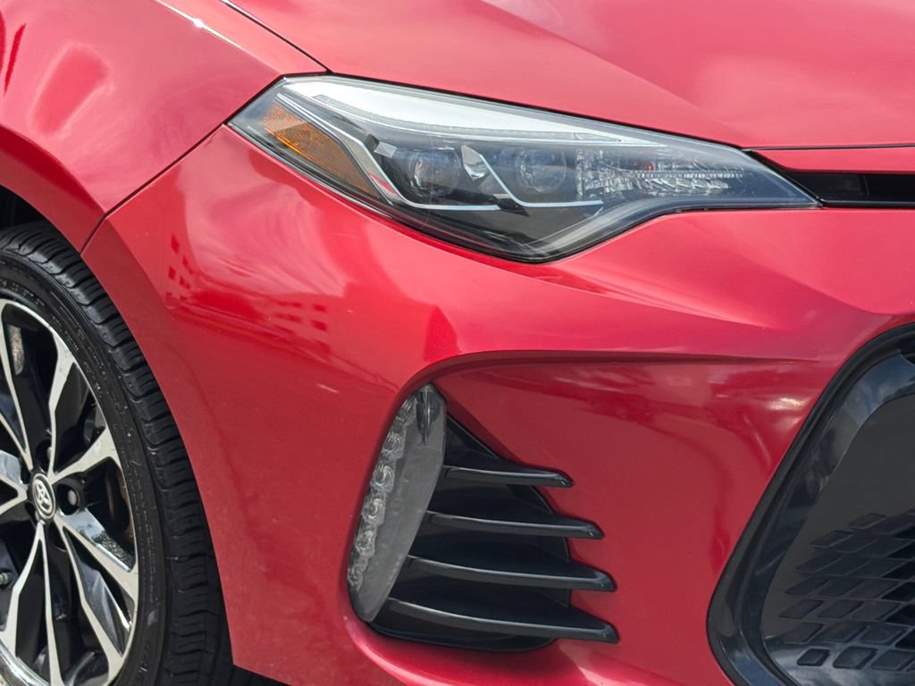 Used 2017 Toyota Corolla SE w/ SE Premium Package FWD image 10