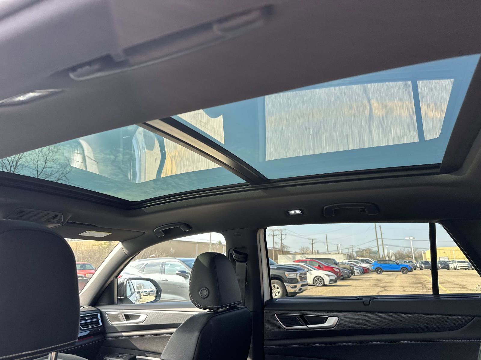 New 2026 Volkswagen Atlas Cross Sport SEL R-Line image 13