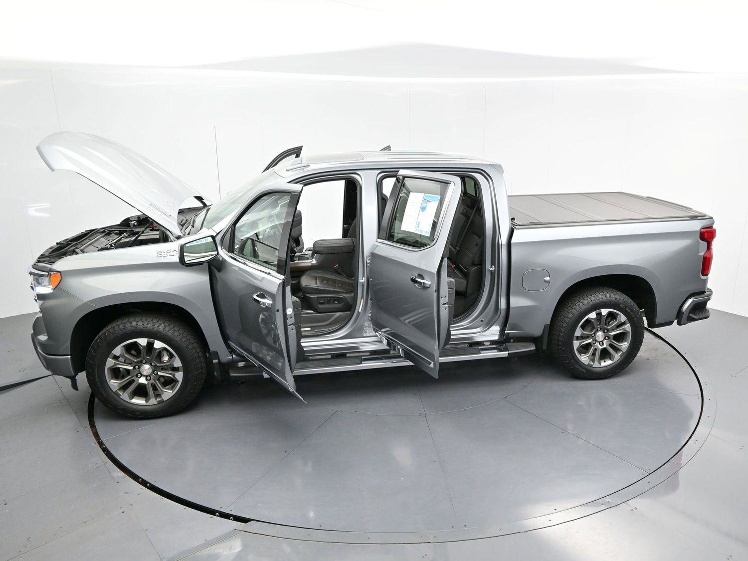 Used 2025 Chevrolet Silverado 1500 High Country w/ Technology Package AWD/4WD image 43