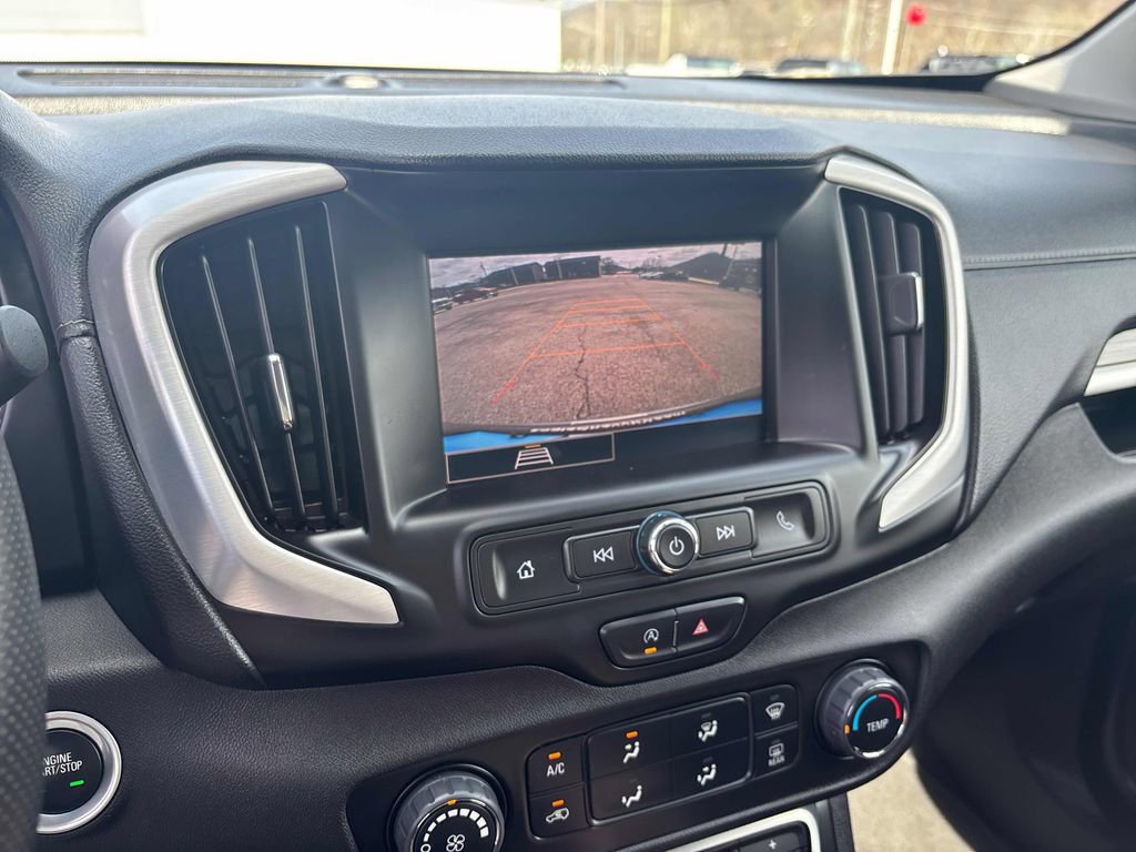 Used 2024 GMC Terrain SLE AWD/4WD image 16